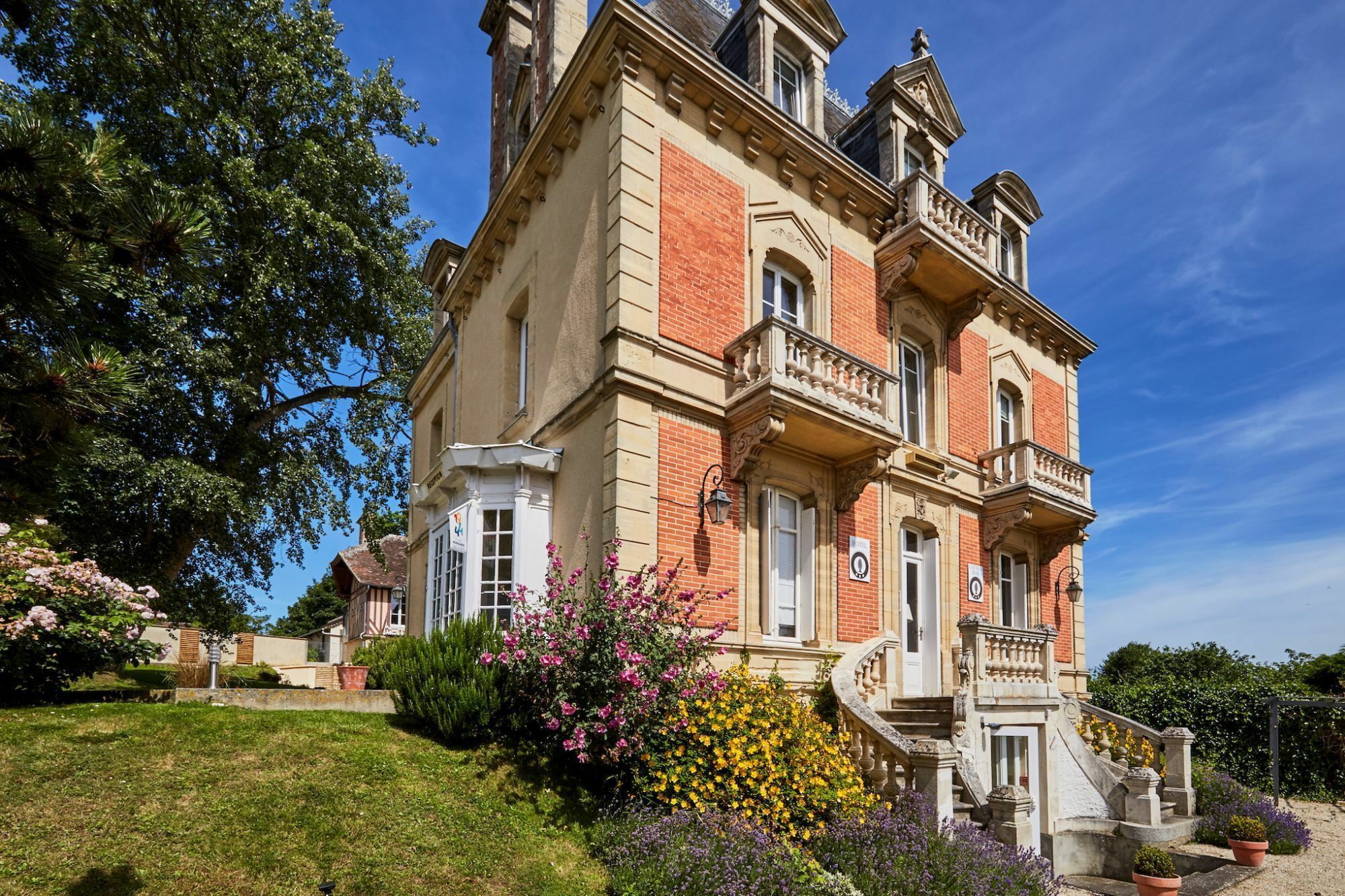 Les Villas D'Arromanches, Teritoria Exteriör bild